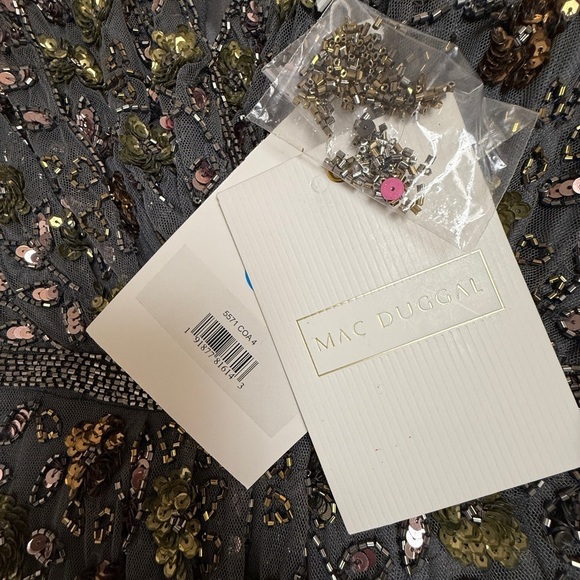 NWT | Mac Duggal 5571 Coal Long Sleeve V Neck Midi Dress
Size 4 - Picture 6 of 13